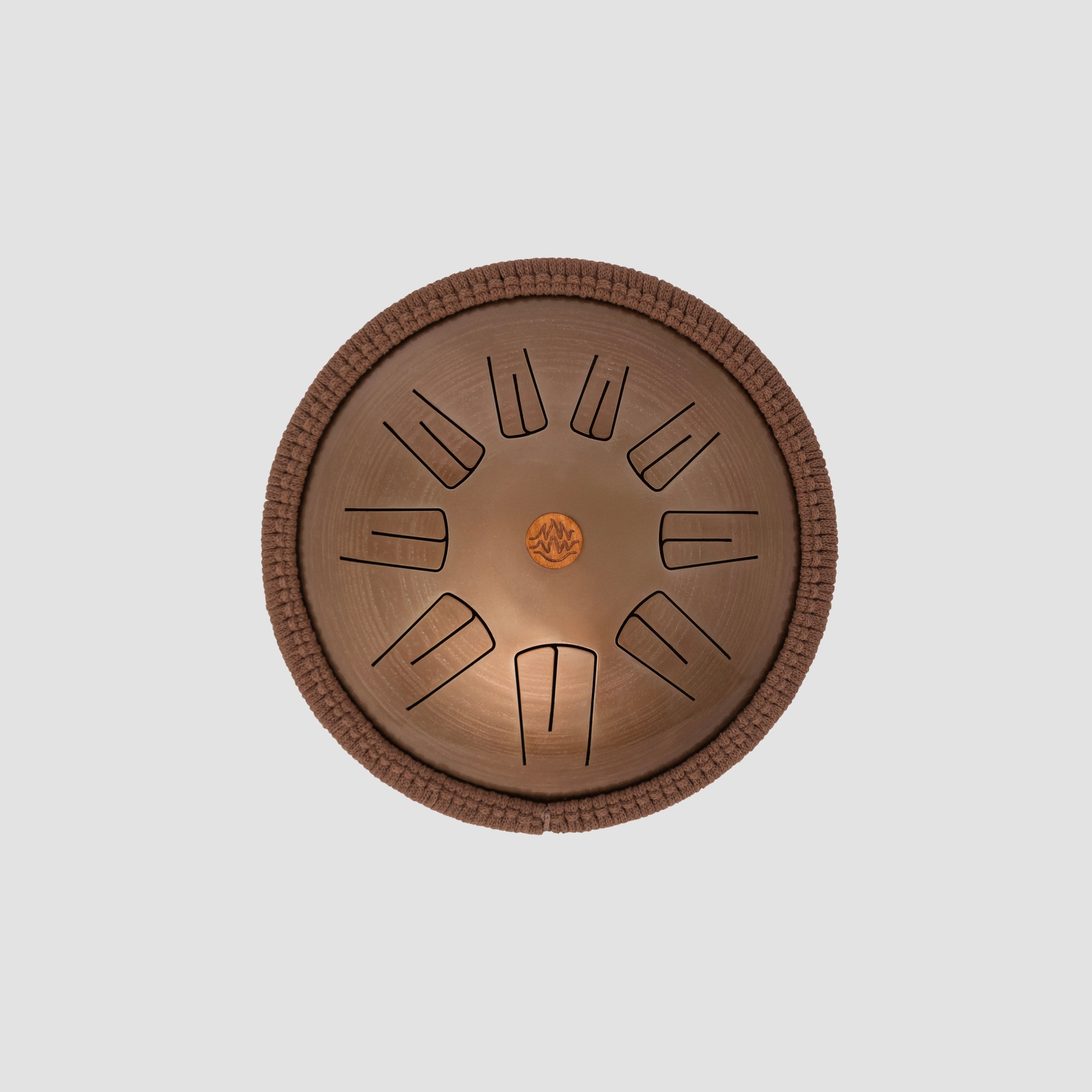 Tongue pan detail view on white background