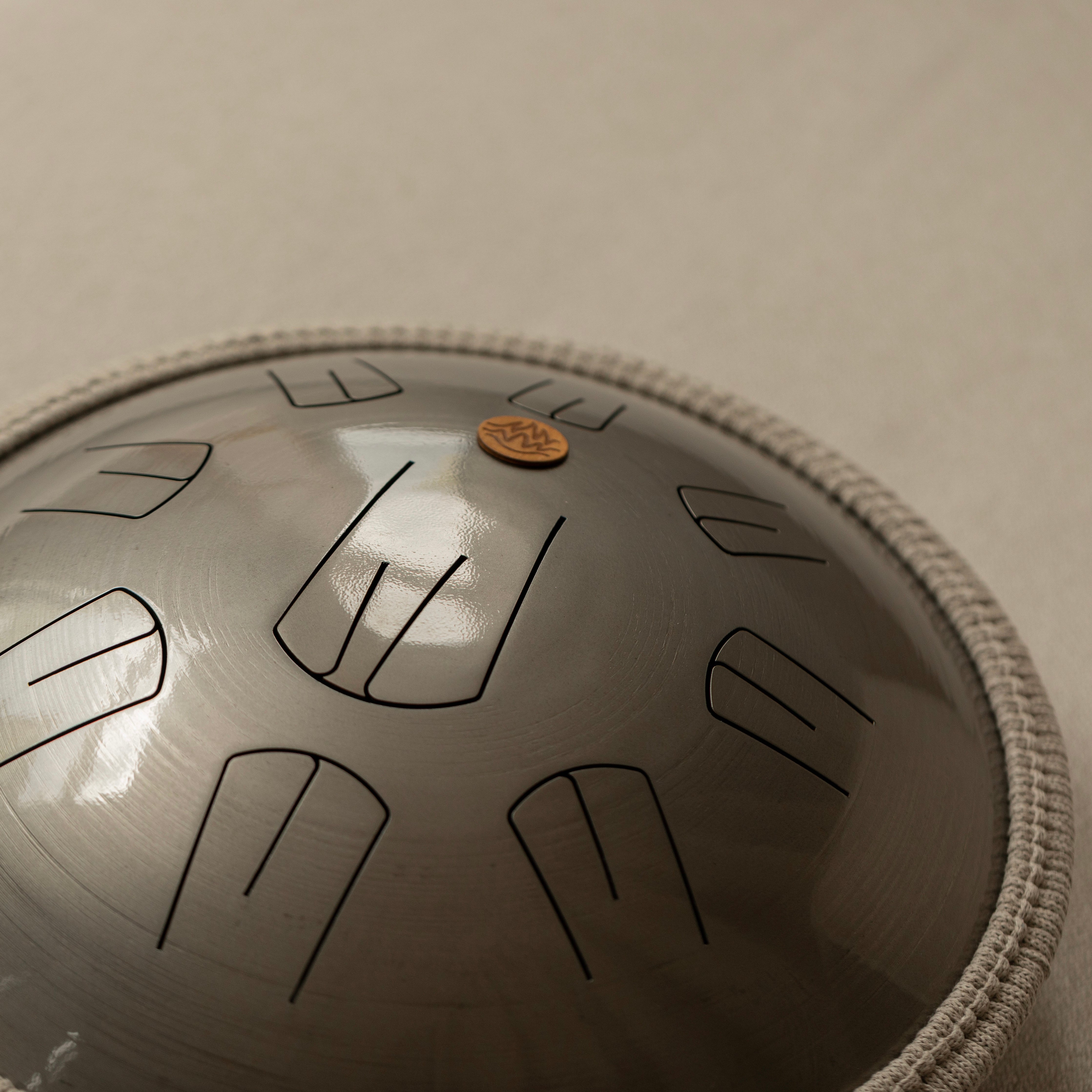 TONGUE DRUM 16" (40cm) - EMBER 9: Silver Flame